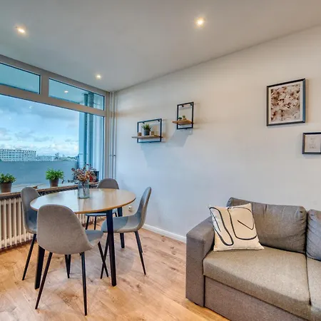 - Haus D, App 0d0306 Appartement *